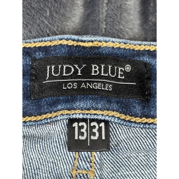 Judy Blue LA Women's Size 13/31 Boyfriend Fit Distressed‎ Ripped Denim Jeans - Picture 3 of 10
